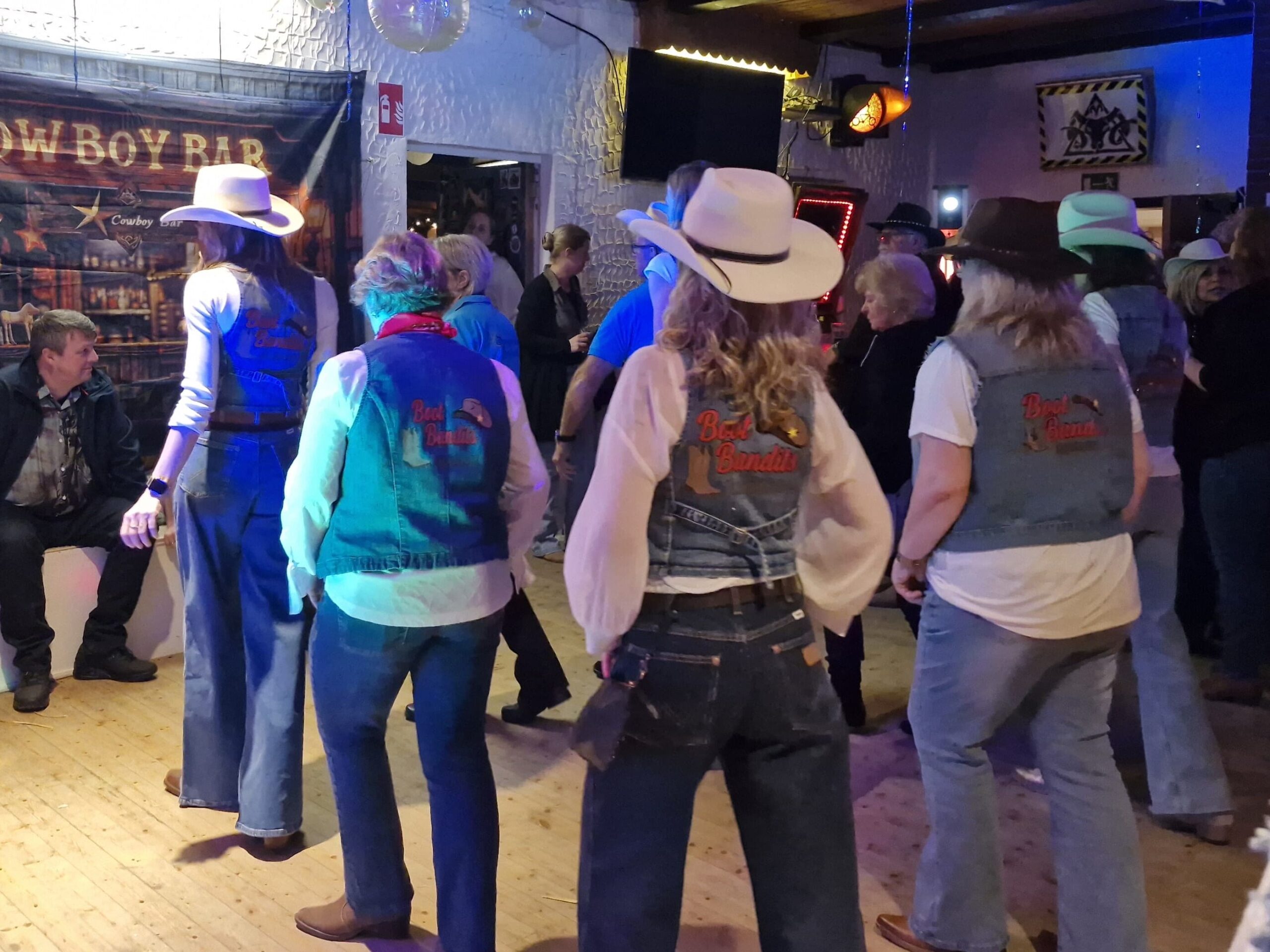 Boot Bandits Line Dance in Langenfeld. Country Linedance, immer montags und donnerstags in der Hubertushalle in Langenfeld. Anfänger und Fortgeschrittene willkommen.