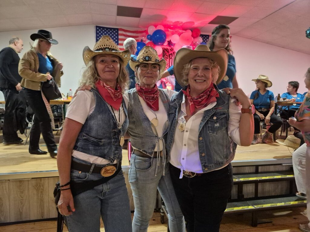 Boot Bandits Line Dance in Langenfeld. Country Linedance, immer montags und donnerstags in der Hubertushalle in Langenfeld. Anfänger und Fortgeschrittene willkommen.